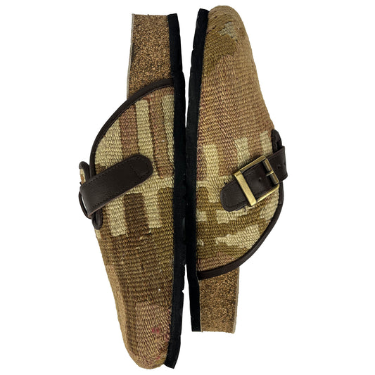 Earth - UK 7 Unisex Carpet Clog