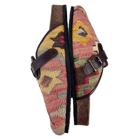 Hazel - EU 44 Unisex Carpet Clog