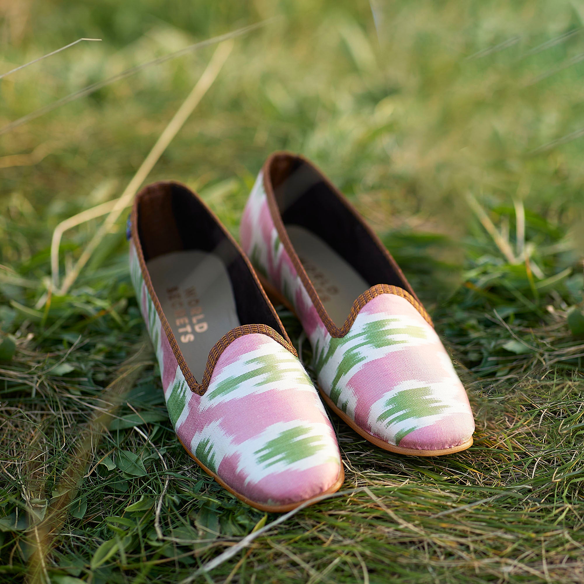 Pink Palm Tree Ikat Shoe – World Secrets