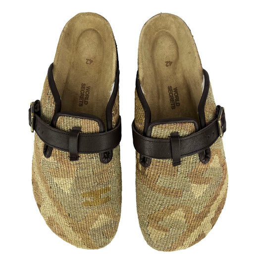 Arrow - EU 42 Unisex Carpet Clog