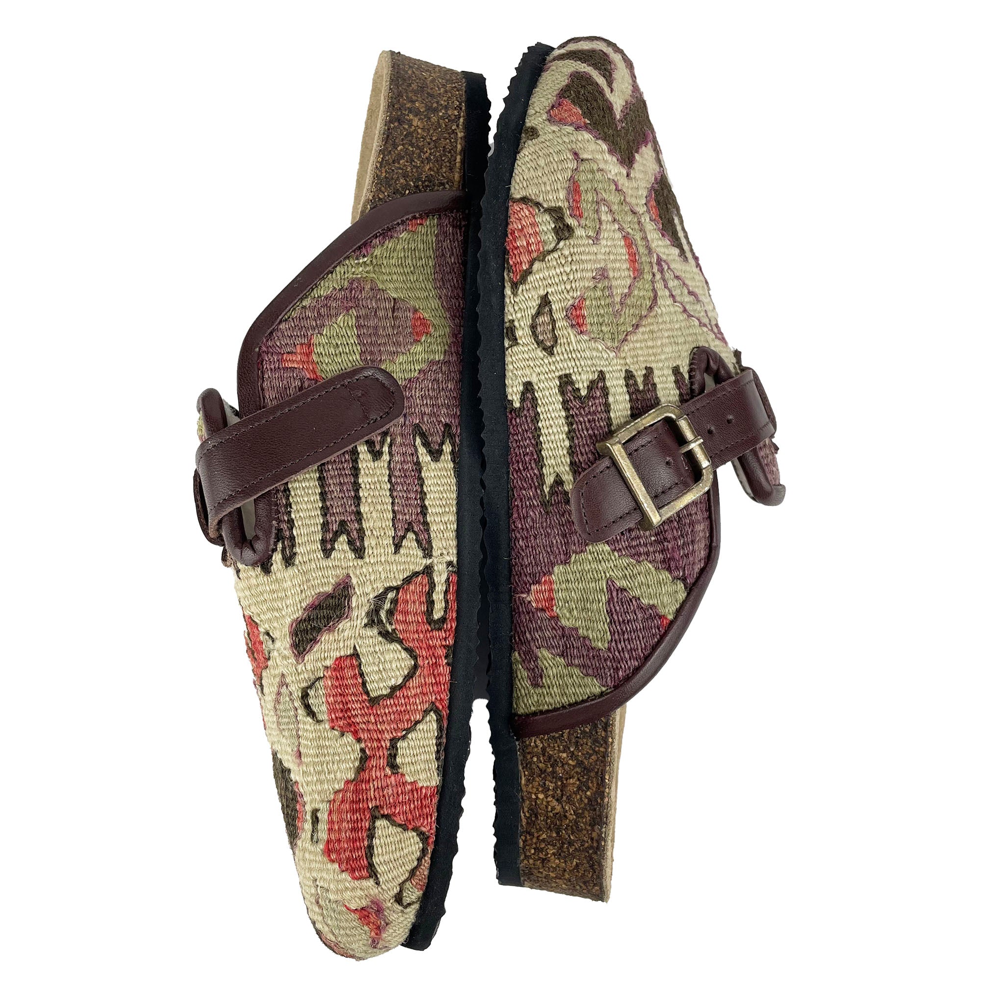 Roza - EU 42 Unisex Carpet Clog