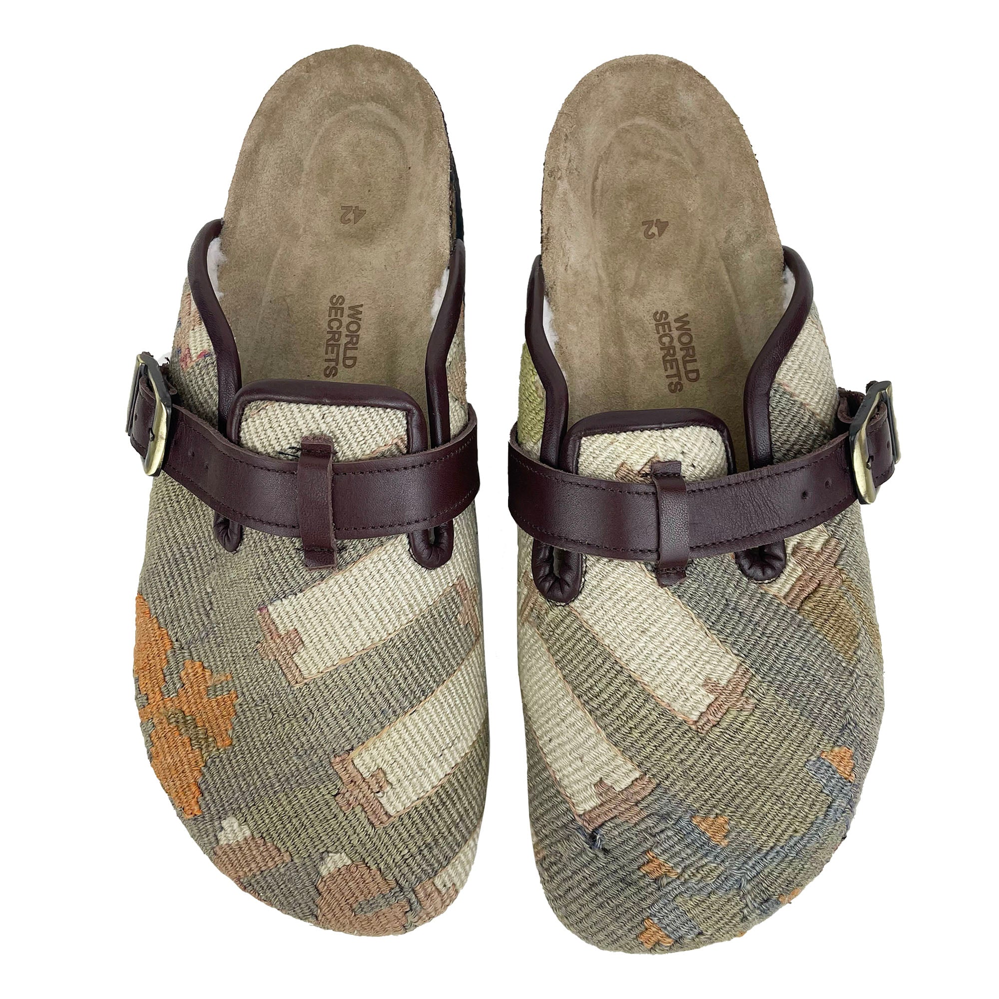 Arrow - EU 42 Unisex Carpet Clog