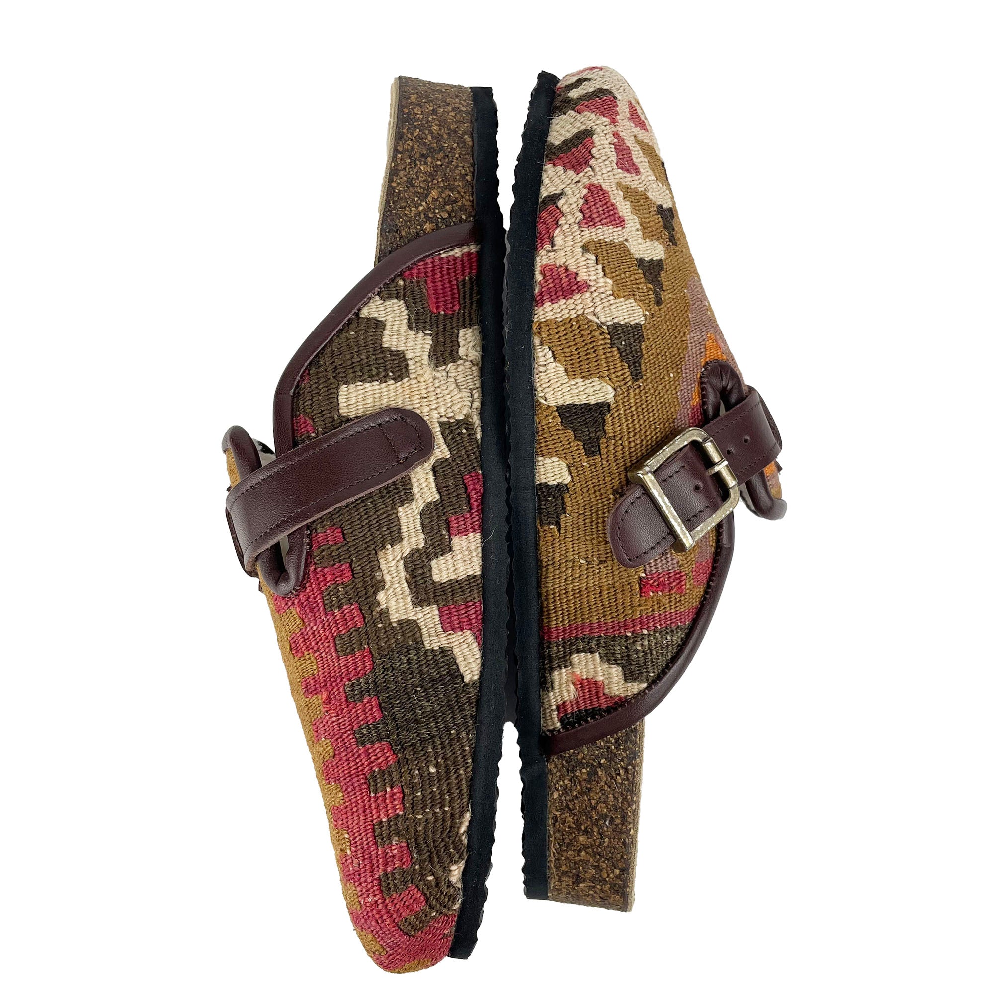 Sangria - EU 42 Unisex Carpet Clog