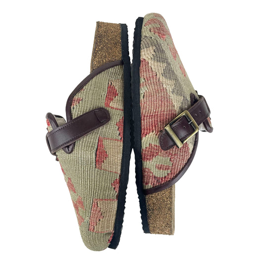 Lula - UK 6 Ladies Carpet Clog