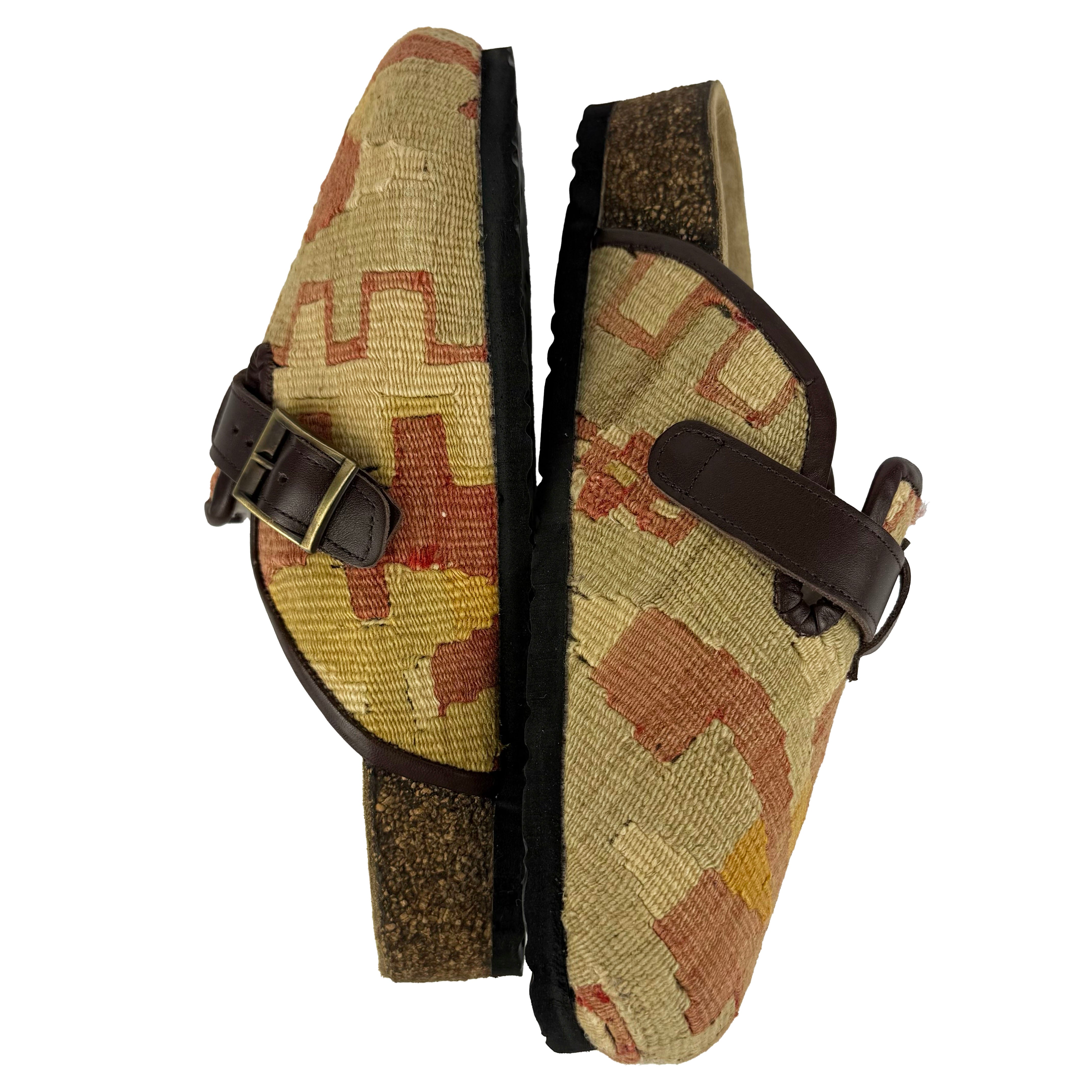 Flame - UK 5 Ladies Carpet Clog