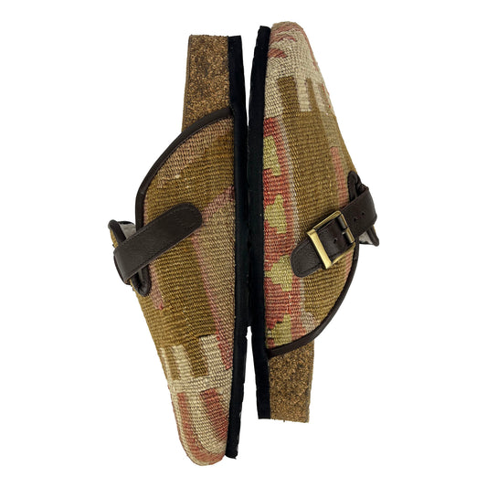 Sangria - EU 42 Unisex Carpet Clog