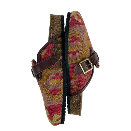 Comet - UK 8 Ladies Carpet Clog