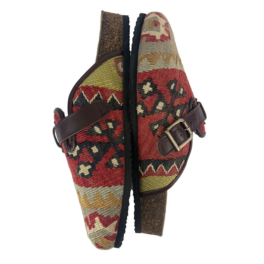 Sangria - EU 42 Unisex Carpet Clog