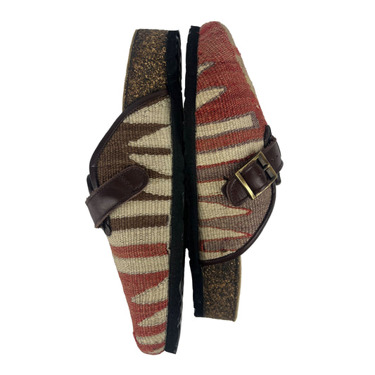 Roza - UK 5 Ladies Carpet Clog