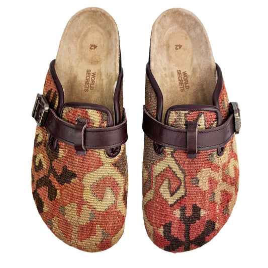 Sangria - EU 42 Unisex Carpet Clog