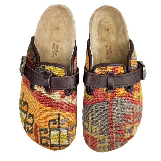 Taylor - UK 8 Ladies Carpet Clog