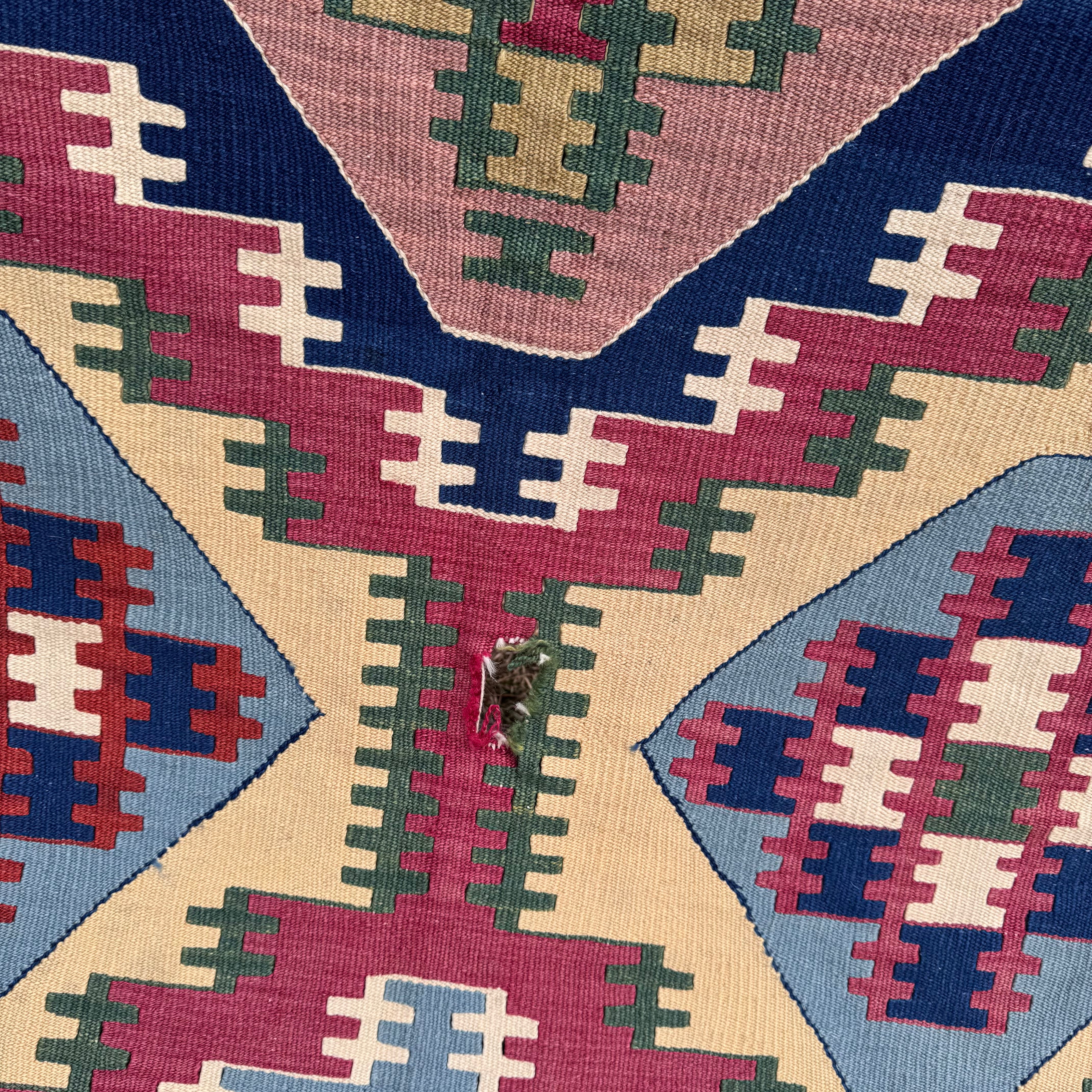 Checker - 169cm x 224cm