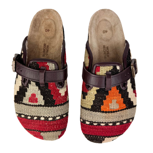 Lion - UK 7 Ladies Carpet Clog