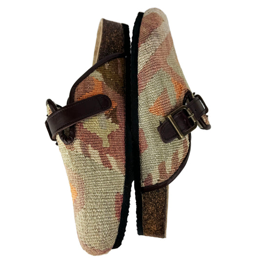 Rhino - EU 42 Unisex Carpet Clog