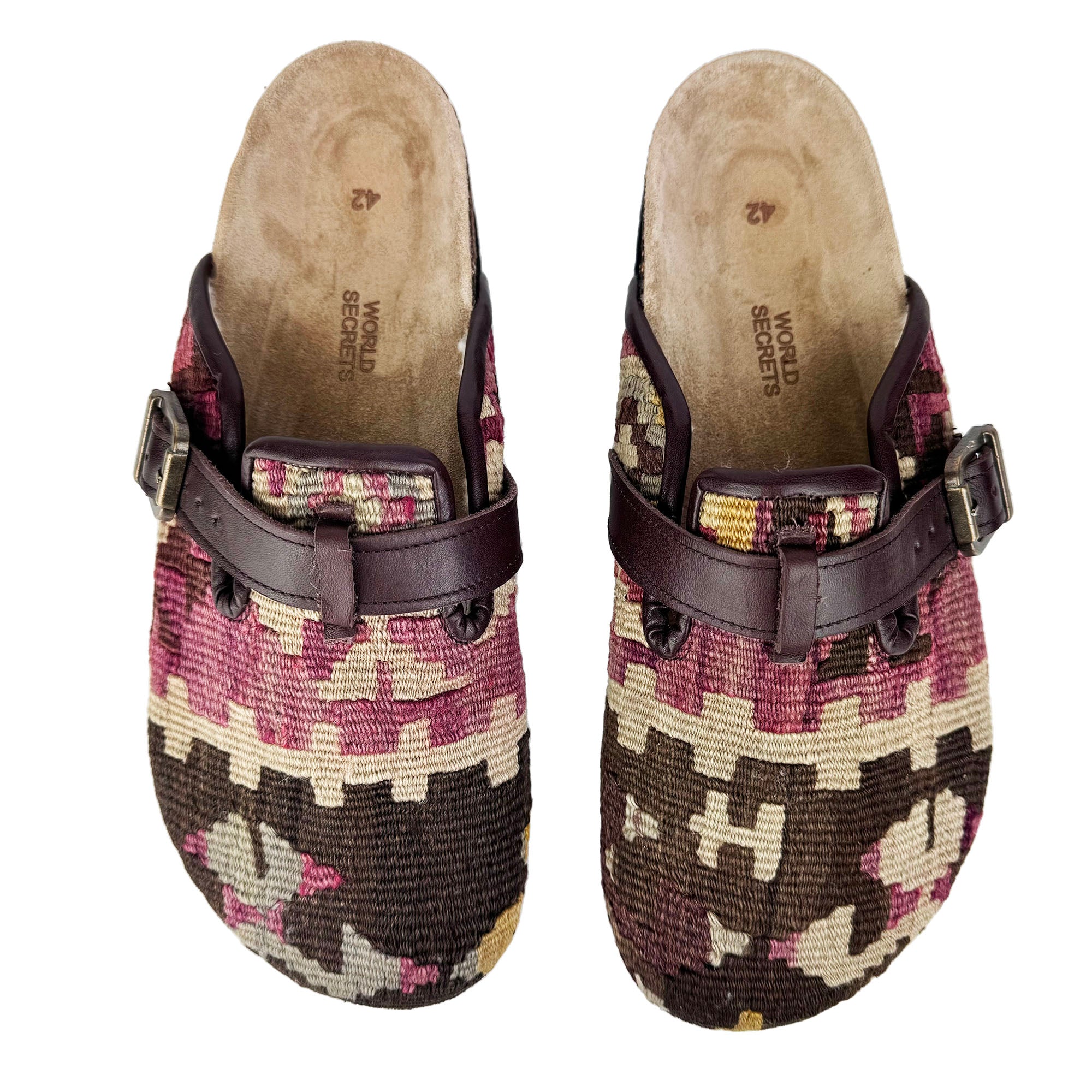 Arrow - EU 42 Unisex Carpet Clog