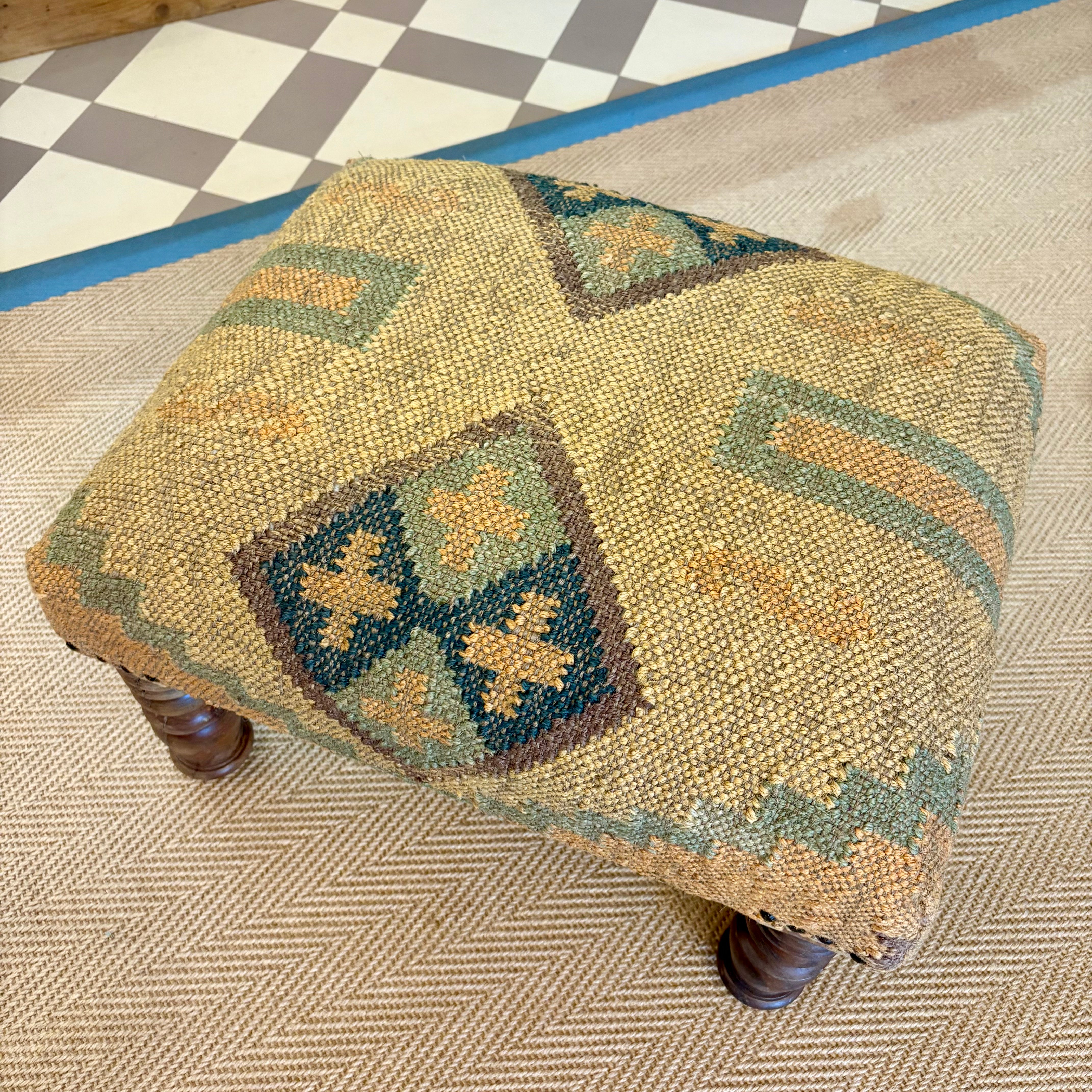 Pecorino - Indian Kilim Footstool