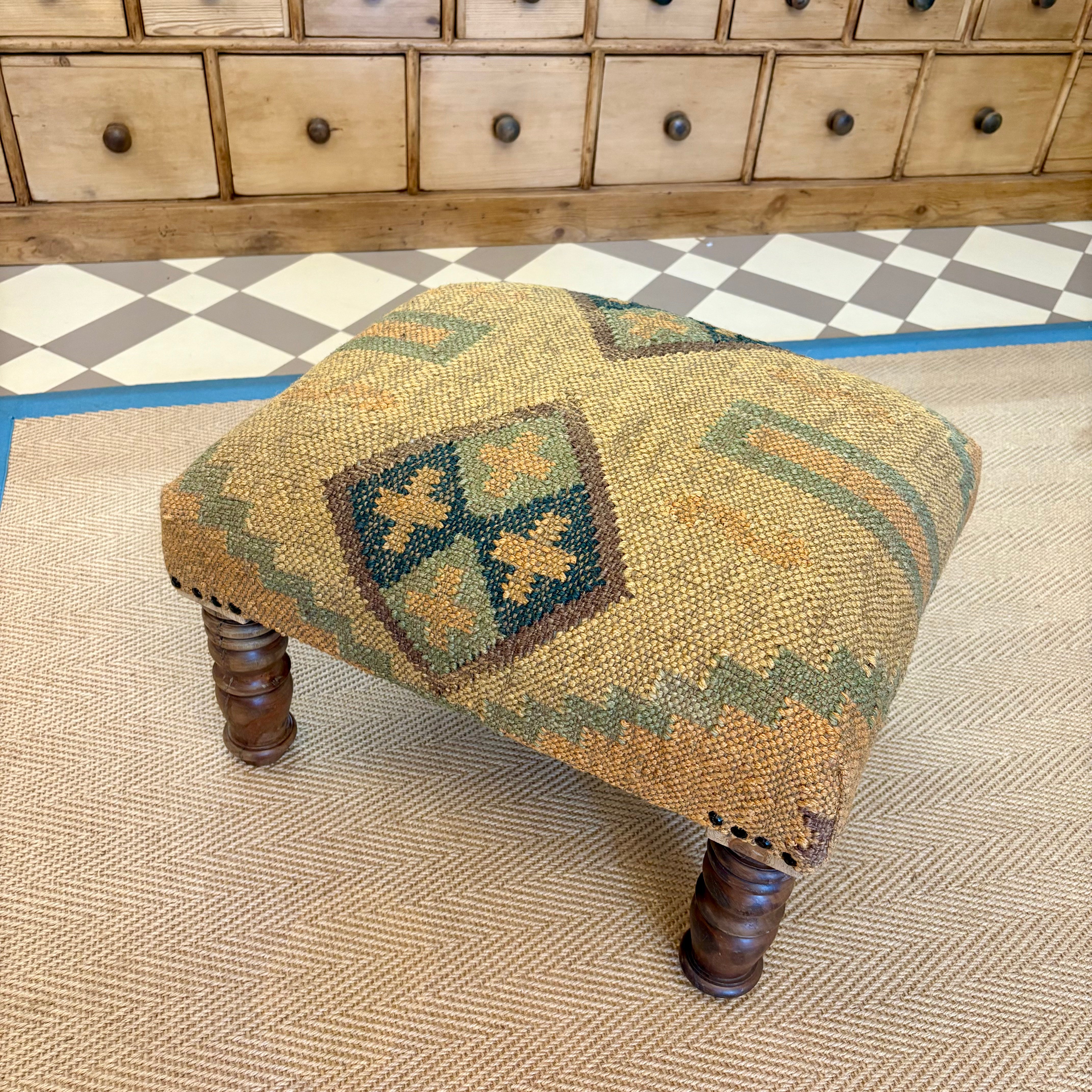 Pecorino - Indian Kilim Footstool