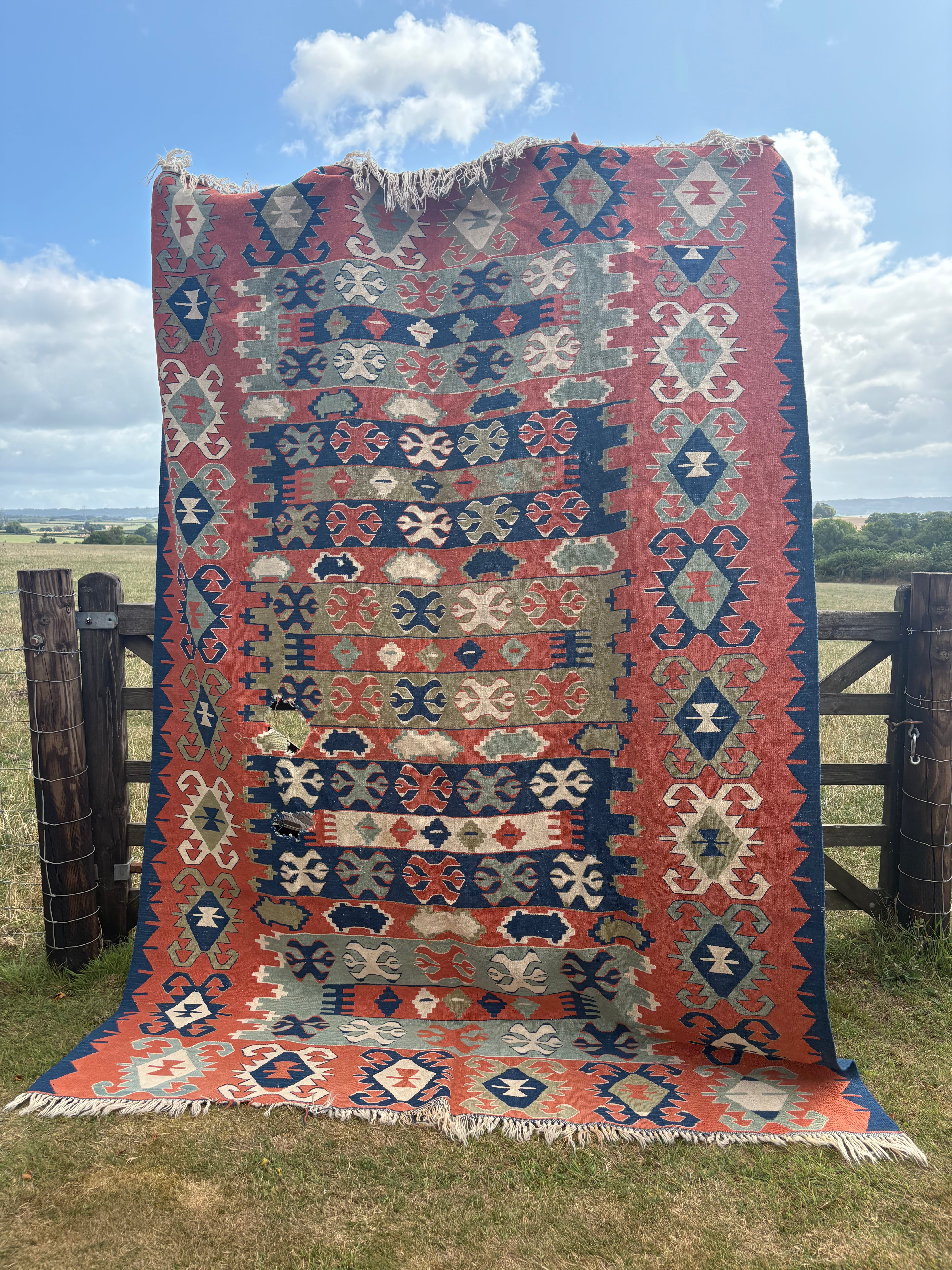 Cortina Rug - 200cm x 282cm