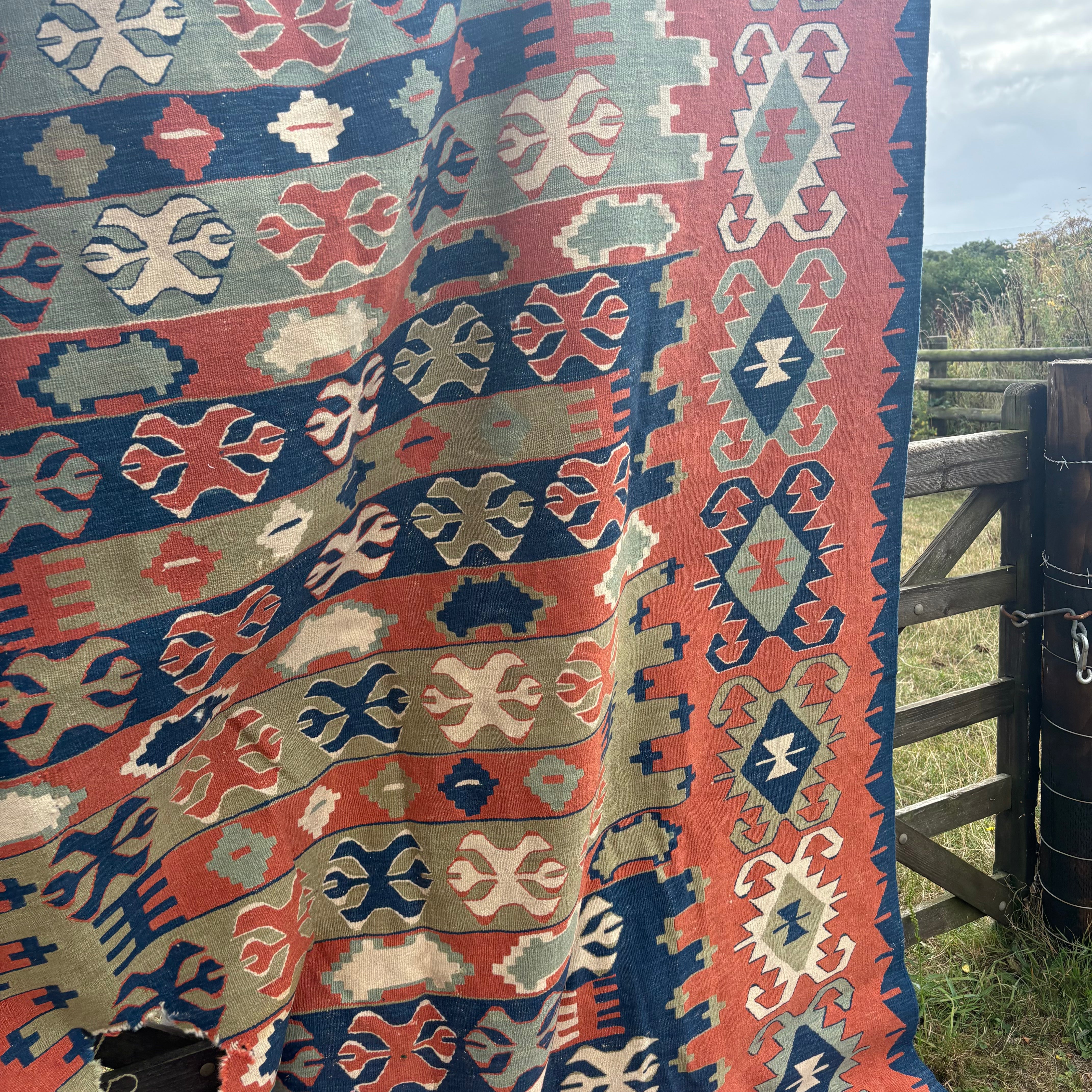 Cortina Rug - 200cm x 282cm