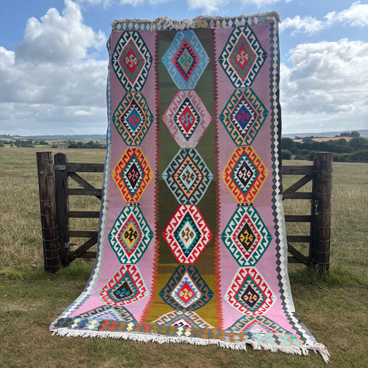 Moss - 176cm x 321cm