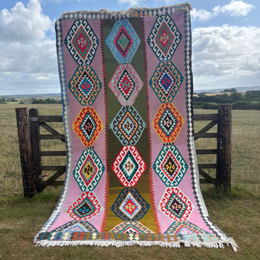 Moss - 176cm x 321cm