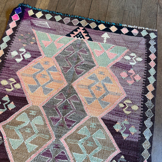 Milka - 135cm x 91cm