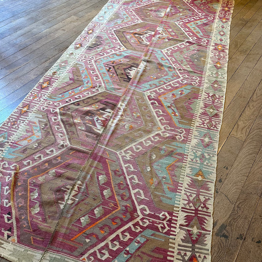 Highlands - 332cm x 145cm