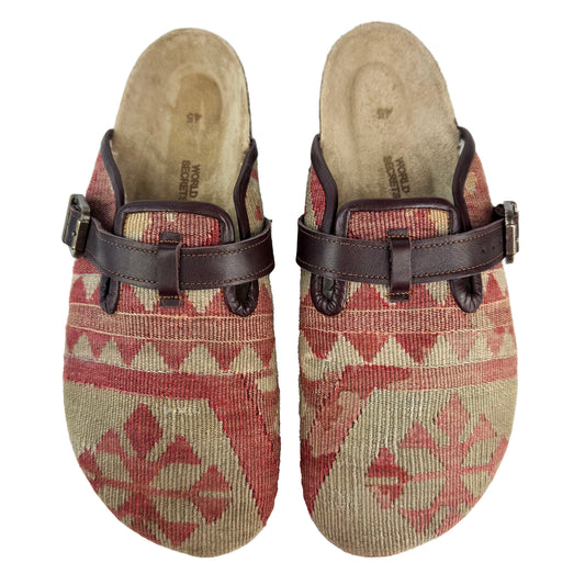 Berry - EU 45 Unisex Carpet Clog