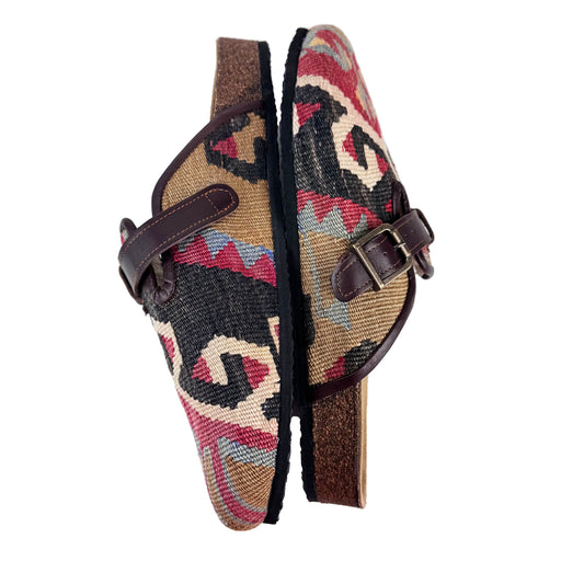 Bold - EU 45 Unisex Carpet Clog