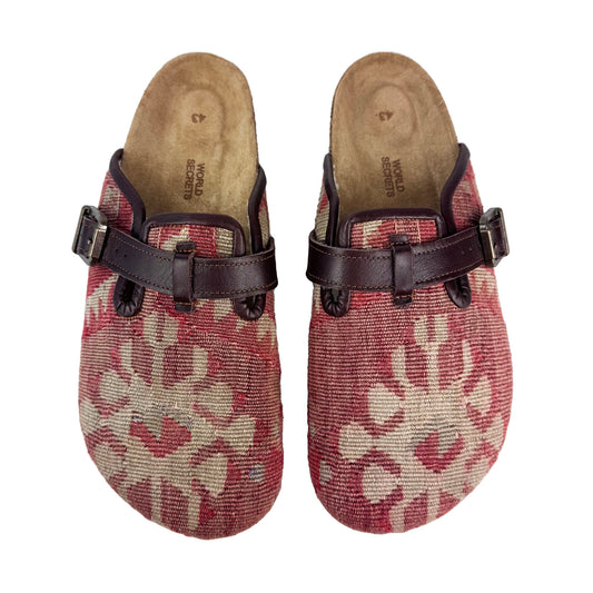 Capri - EU 43 Unisex Carpet Clog