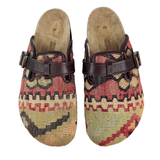 Sangria - EU 42 Unisex Carpet Clog