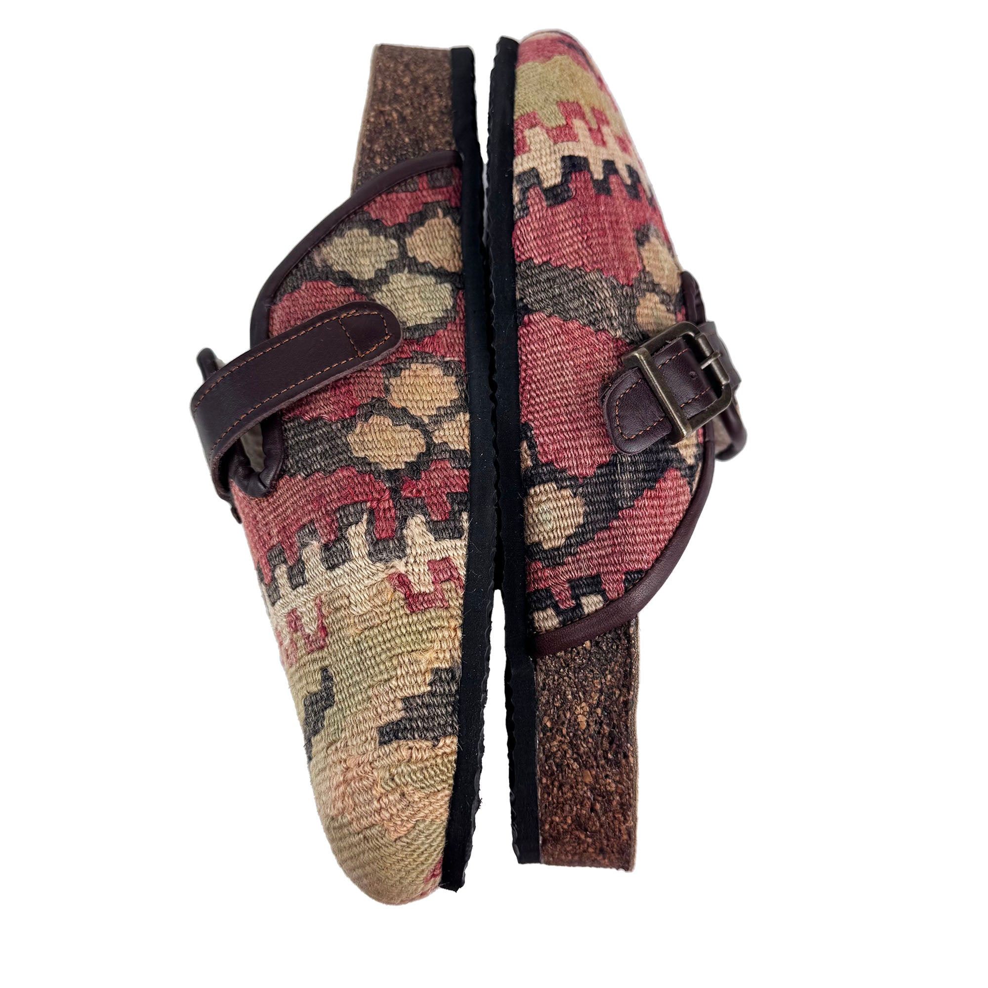 Sangria - EU 42 Unisex Carpet Clog