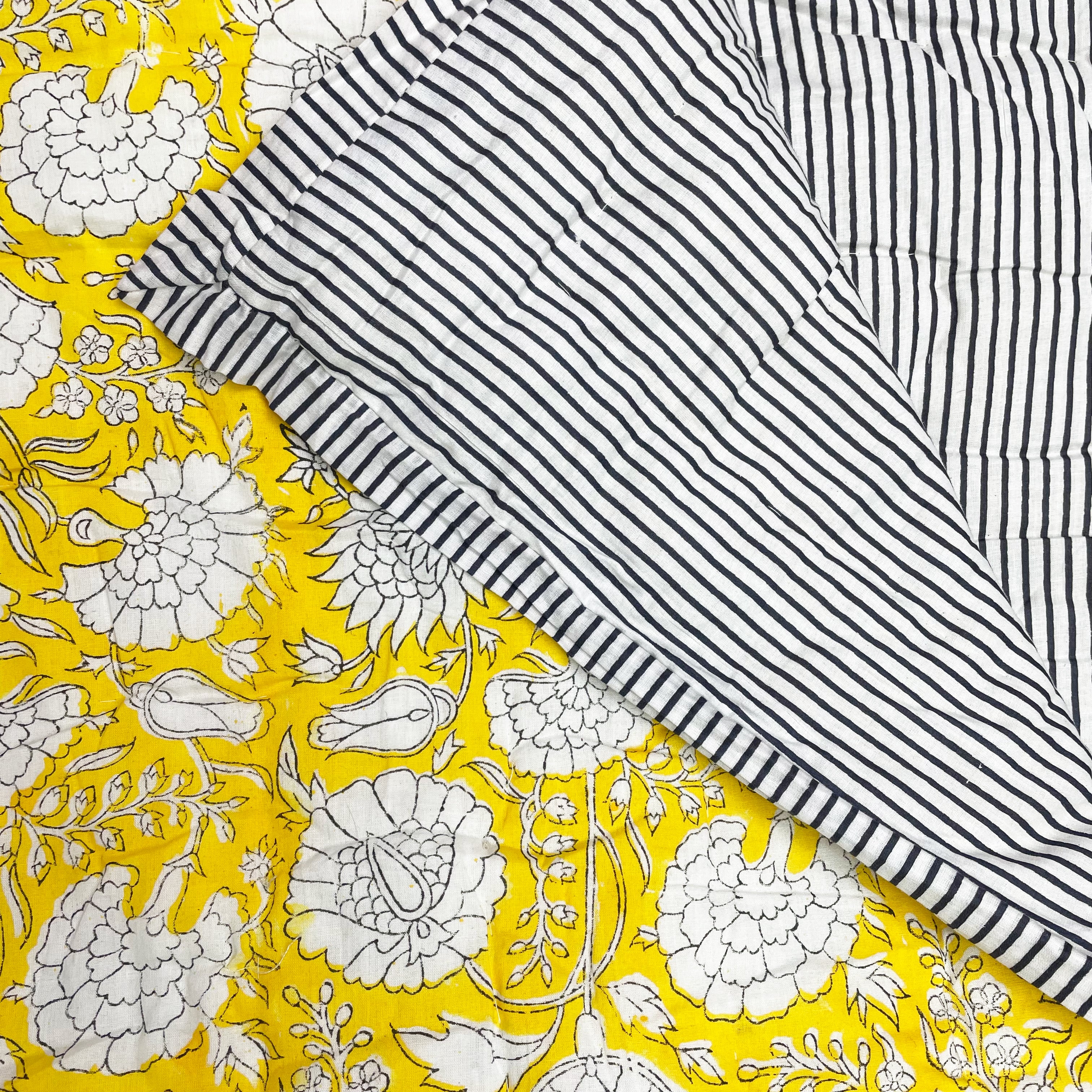 Queensize Quilt - Yellow Flower Navy Stripe